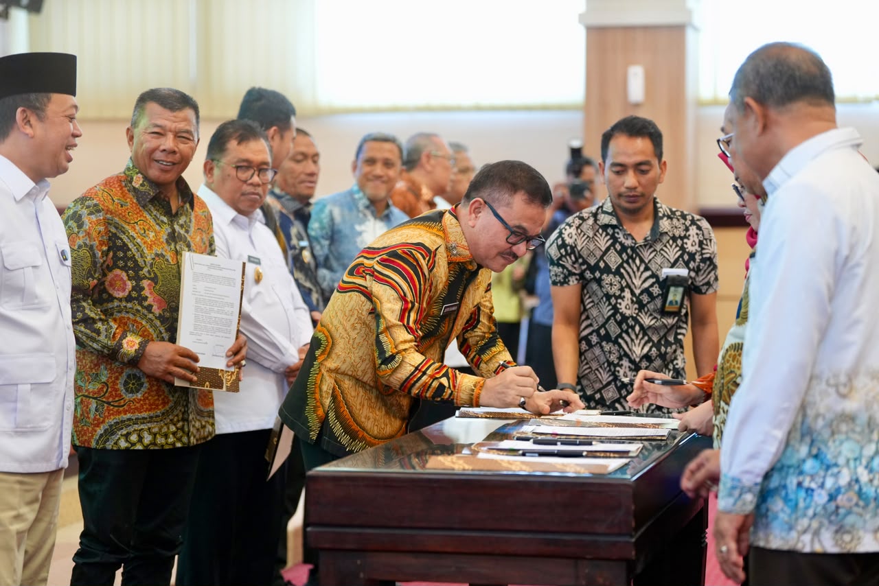 Rakor Bersama Kepala Daerah se-Sulsel, Menteri Nusron Tegaskan Perlindungan Lahan Pertanian Jadi Prioritas Pemerintah