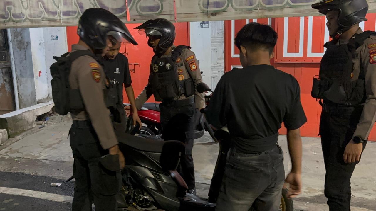 Polisi Tak Kenal Waktu, Patroli Malam Diperketat Demi Keamanan Warga Makassar