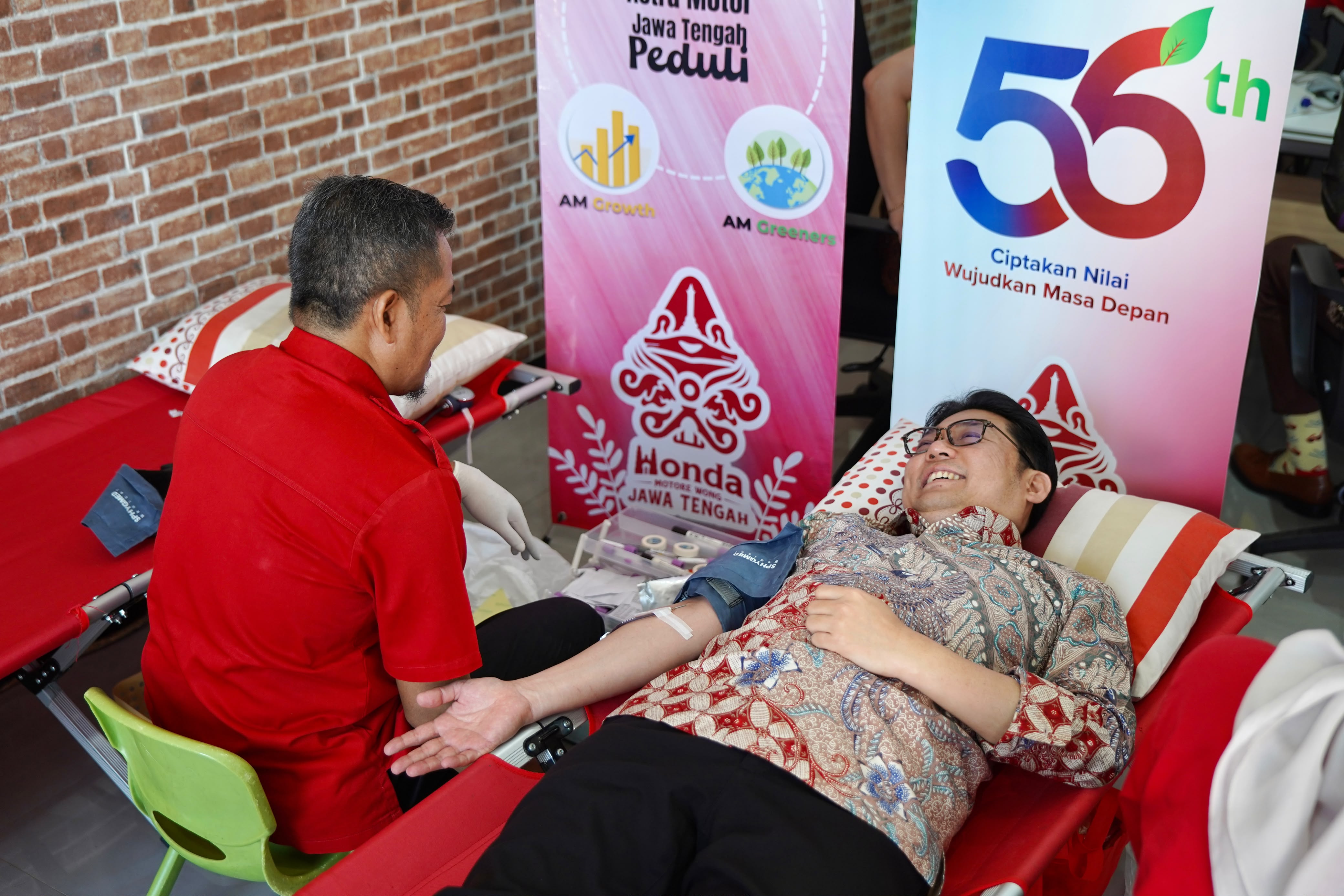 Perayaan HUT ke-56, Astra Motor Salurkan 560 Kantong Darah Melalui Aksi Donor Serentak di 12 Provinsi