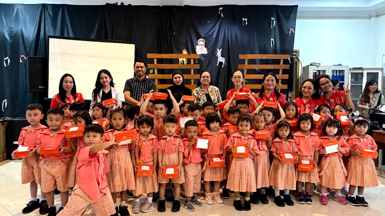 Road to 6th Anniversary, Vasaka Hotel Makassar Tebar Kebahagiaan untuk Anak TK Pelita Kasih Lewat Aksi CSR
