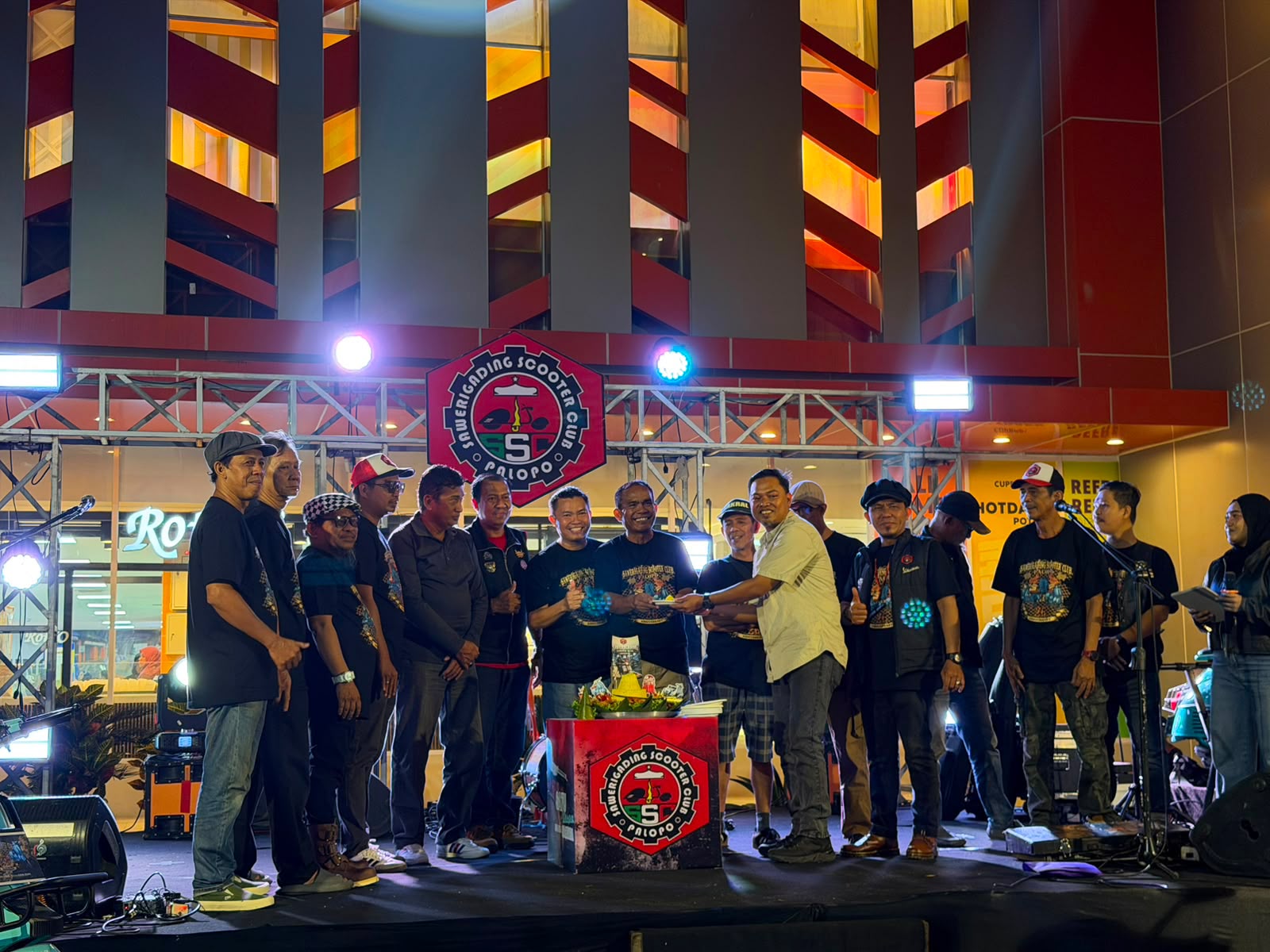 BKJ Palopo Dukung Anniversary Sawerigading Scooter Club, Hadirkan Pameran Motor Honda di Tengah Kemeriahan Komunitas