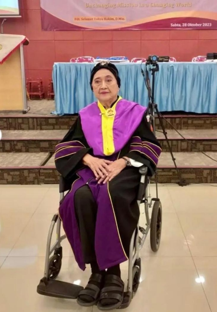 Perginya Tokoh Pejuang Perindu Ilmu, Prof.Dr.Albertina Nomay Kaunang Baramuli,S.H.M.H.M.Si.M.B.A.M.Th.Ph.D