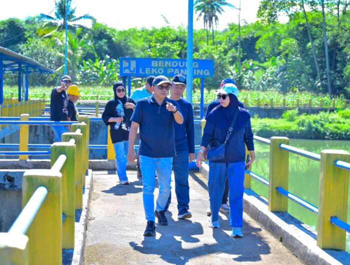 Direksi PDAM Makassar Pimpin Aksi Pembersihan Saluran Leko Pancing