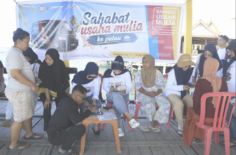 Sahabat Usaha Mulia DPMPTSP Makassar Dekatkan Layanan Perizinan Warga Pulau