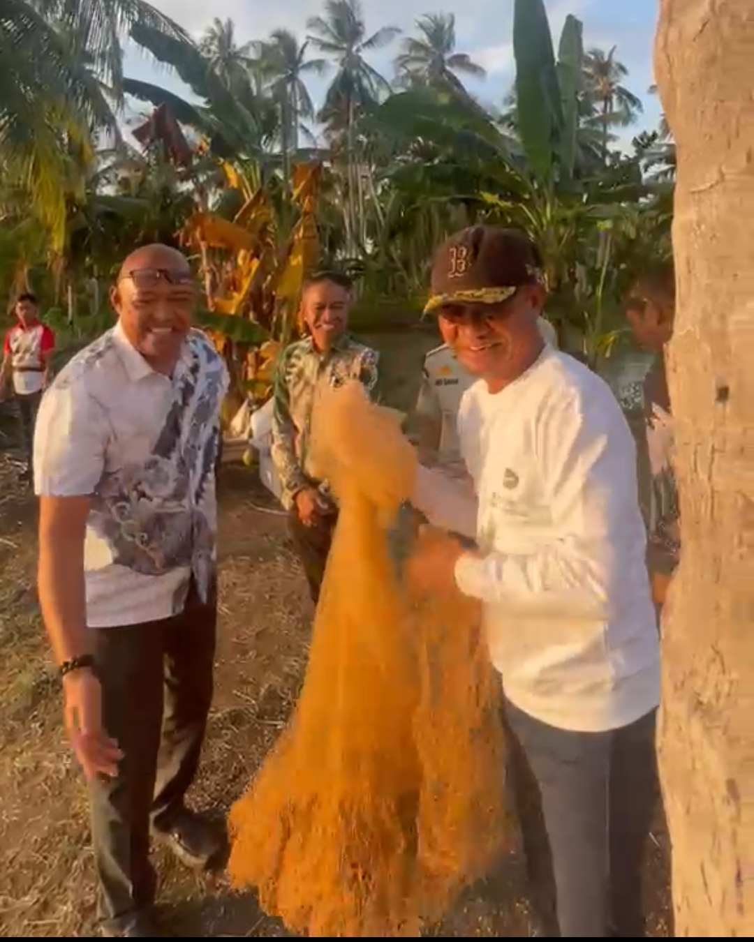 Bupati Bone Tebar Jaring di Tambak Cenrana