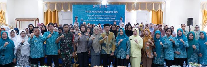 Pangkep Ikut Pecahkan Rekor MURI, 2.025 Ibu Hamil Minum MMS Serentak