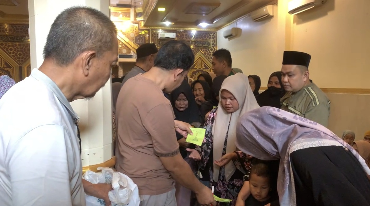 Masjid At-Taubah Pasar Sentral Sengkang Gelar Santunan Rutin, Wujud Kepedulian bagi Anak Yatim dan Dhuafa