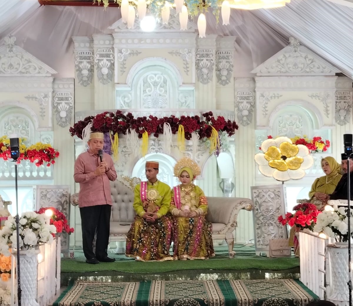 Kepala  Kemenhaj Pangkep Berikan Nasihat Perkawinan di Kampung Halaman