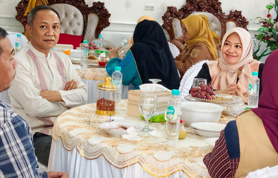 Tim Riset Polipangkep Kolaborasi UIM Hadirkan Living Laboratorium Ekonomi Berbasis Kelapa di Kepulauan Selayar Tim Riset Polipangkep Kolaborasi UIM Hadirkan Living Laboratorium Ekonomi Berbasis Kelapa di Kepulauan Selayar