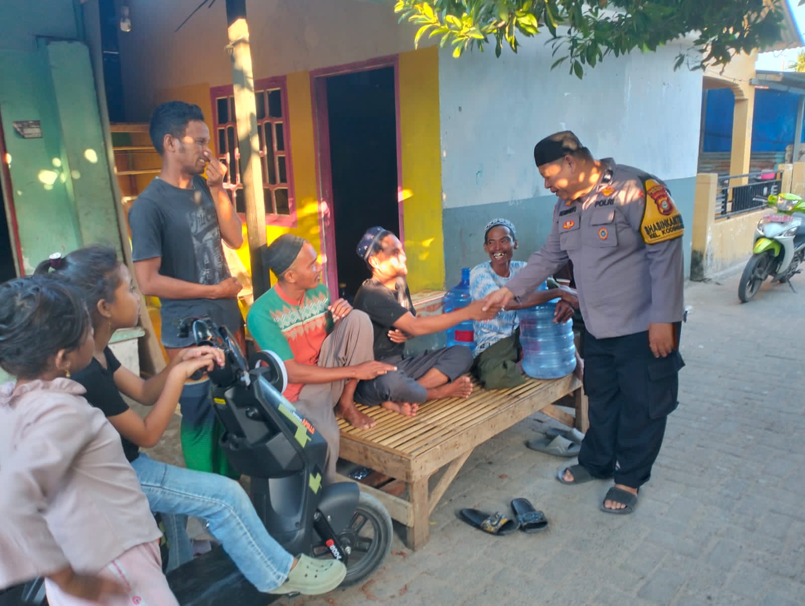 IMG-20260807-WA0039 Polisi Humanis di Pulau Kodingareng, Eratkan Sinergi dengan Masyarakat