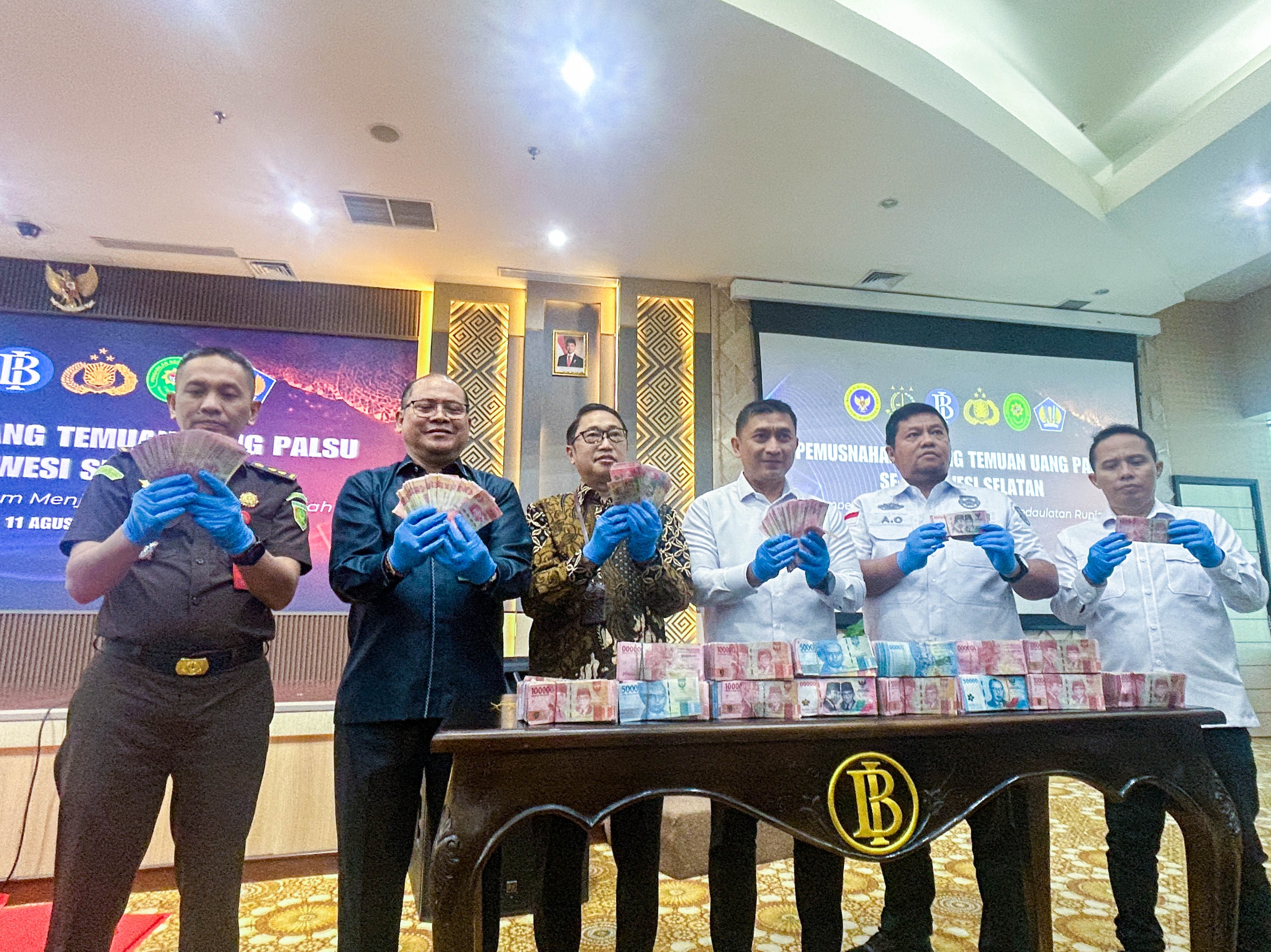 BI Sulsel Musnahkan 4.144 Lembar Uang Rupiah Palsu