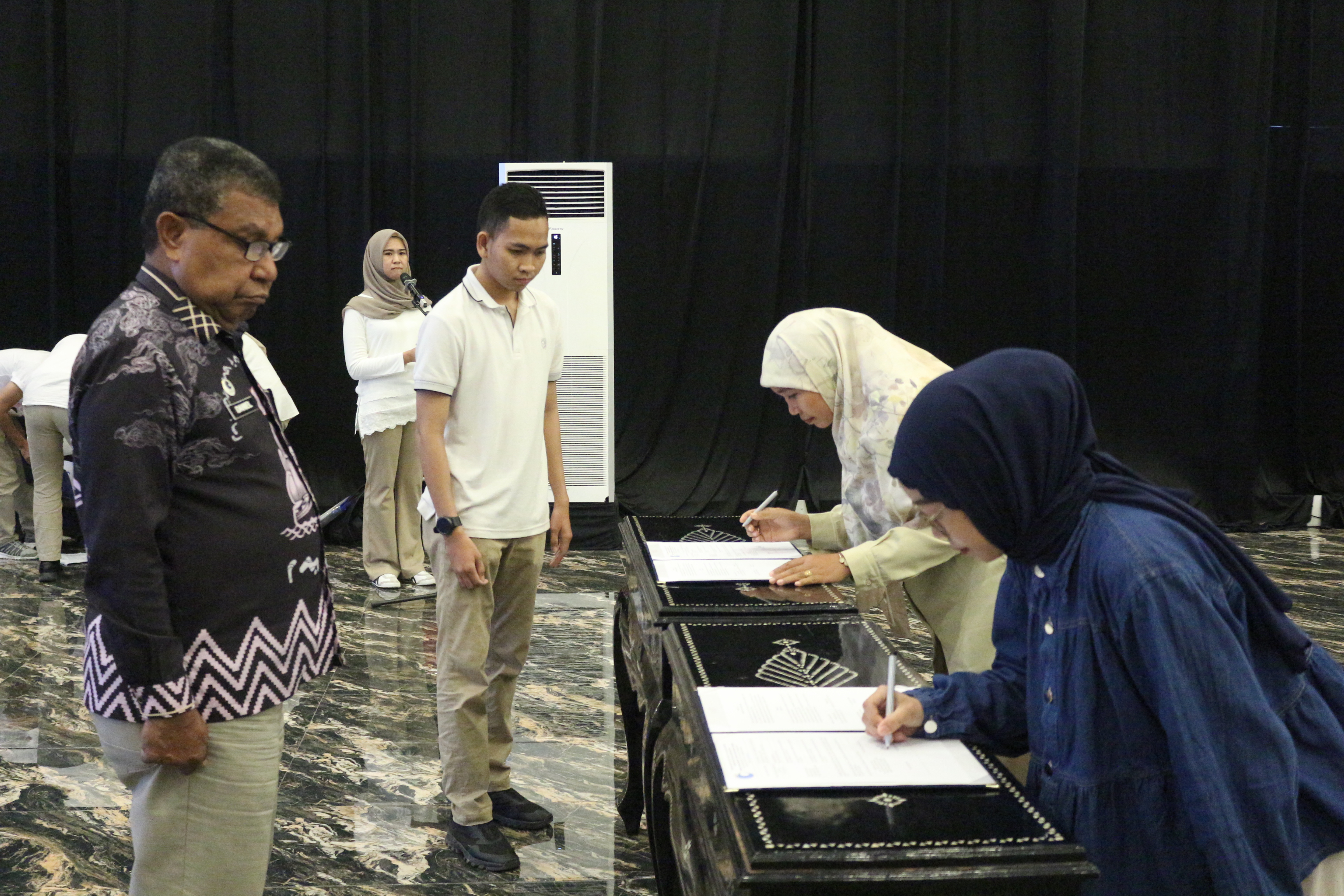 10 Penggerak HAM Sulsel-Sultra Resmi Teken Kontrak, Ini Tugasnya