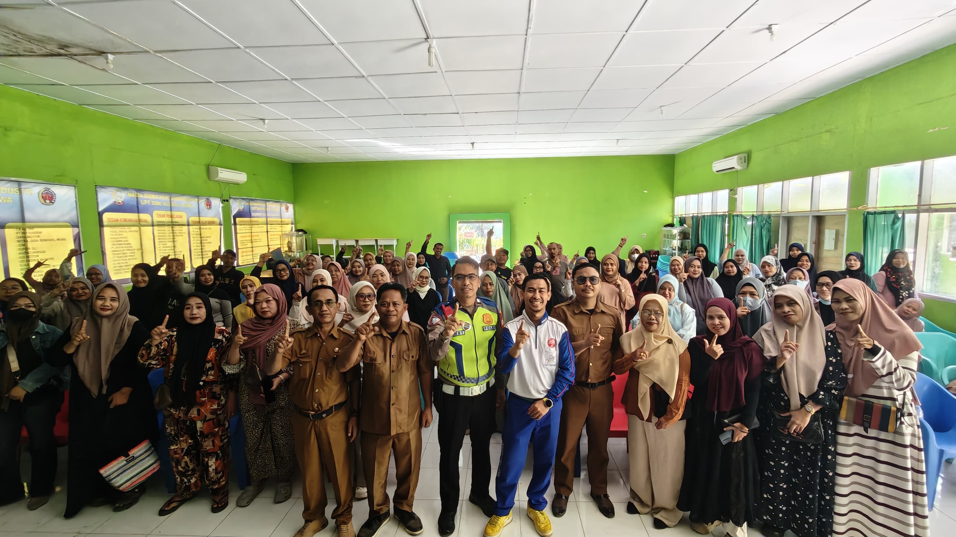 Asmo Sulsel Edukasi Safety Riding untuk Orang Tua dan Wali Murid SMKN 3 Gowa