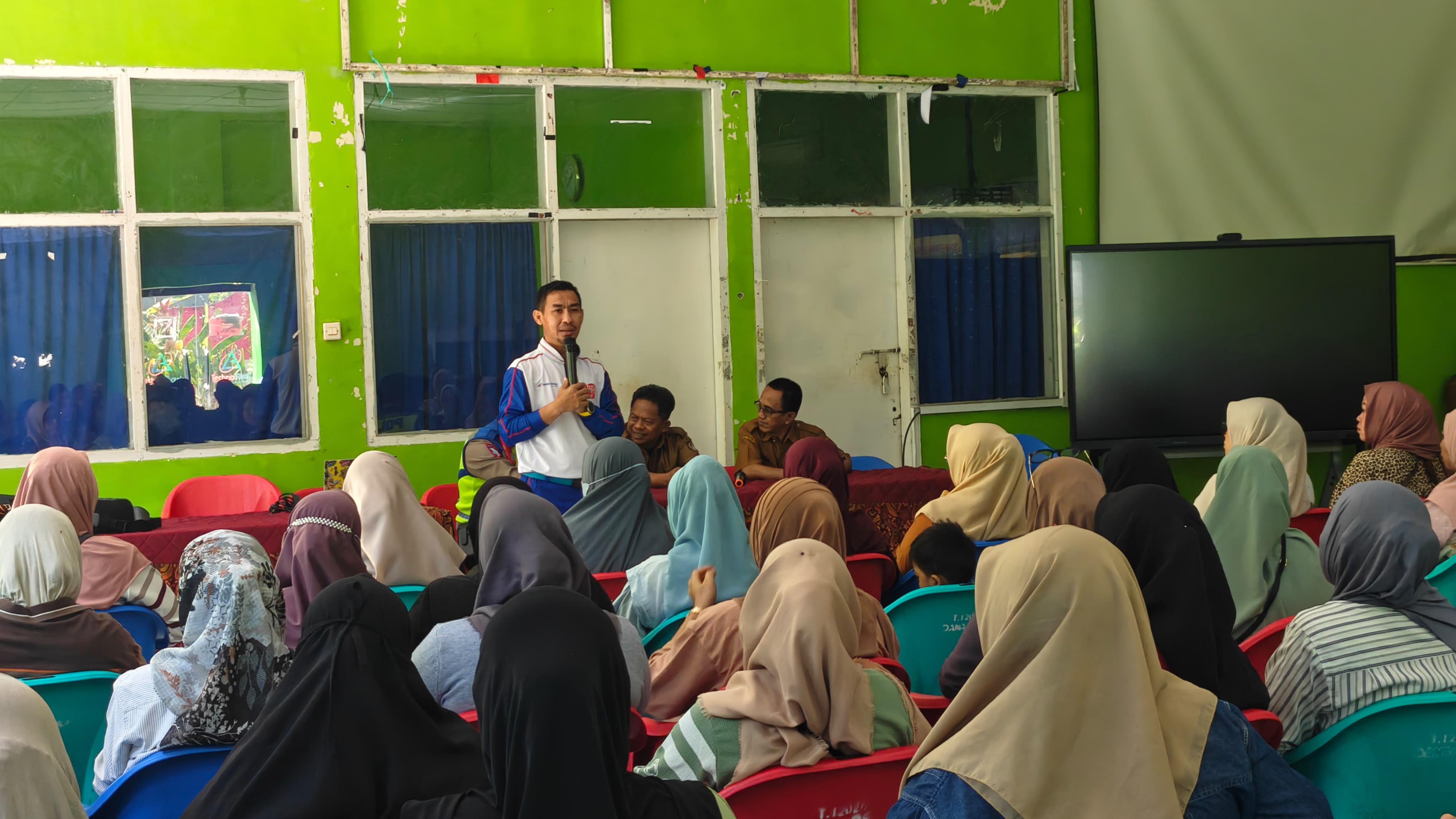 Asmo Sulsel Edukasi Safety Riding untuk Orang Tua dan Wali Murid SMKN 3 Gowa