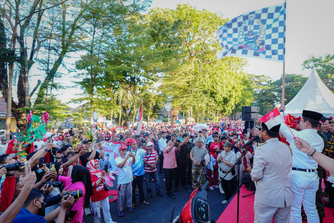 Gubernur Sulsel Lepas Ribuan Peserta Jalan Sehat Anti Mager dan Kirab Kemerdekaan