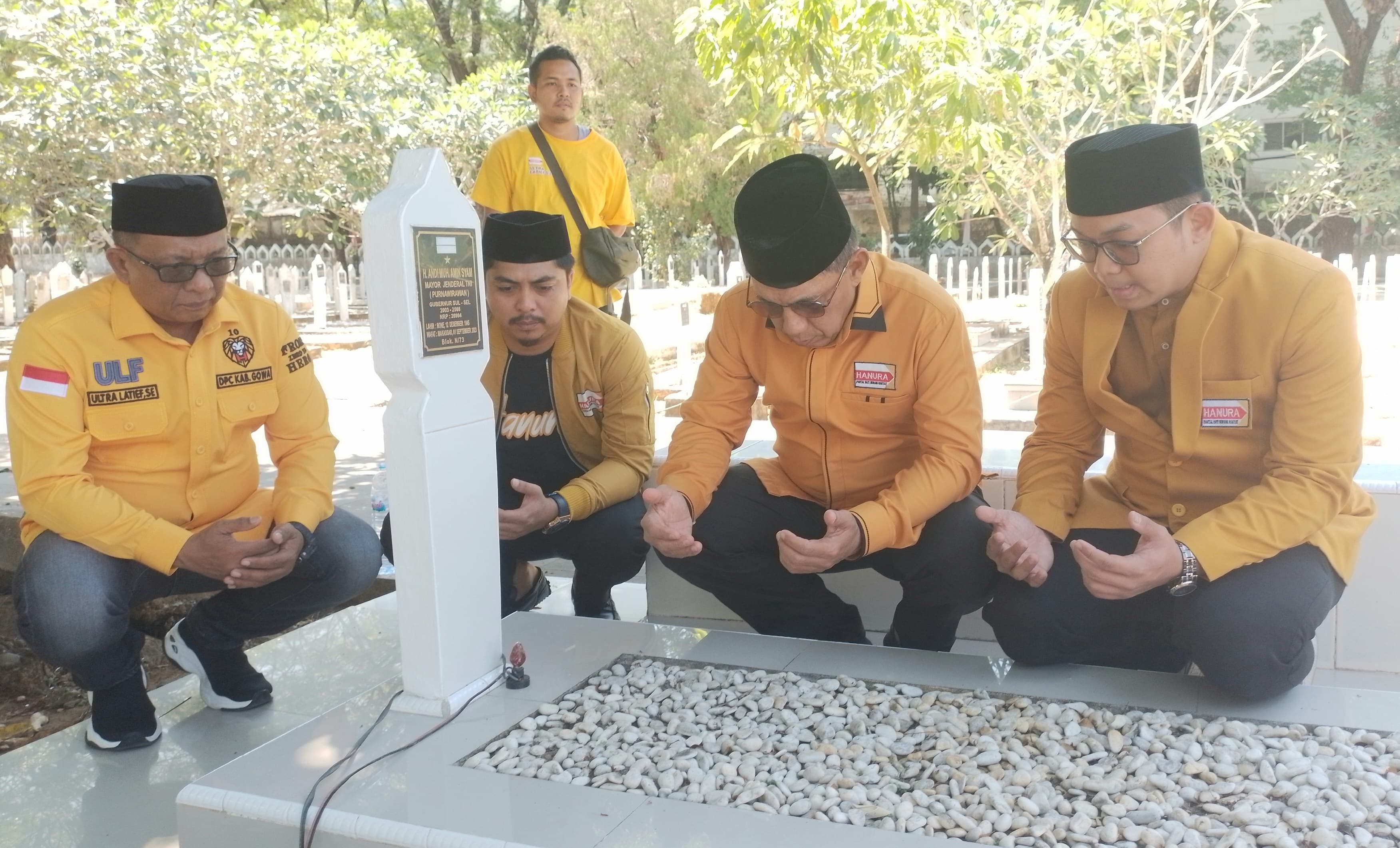 Hanura Sulsel Ziarah ke TMP Panaikang, Ultra Latief: Jangan Pernah Lupakan Jasa Para Pejuang