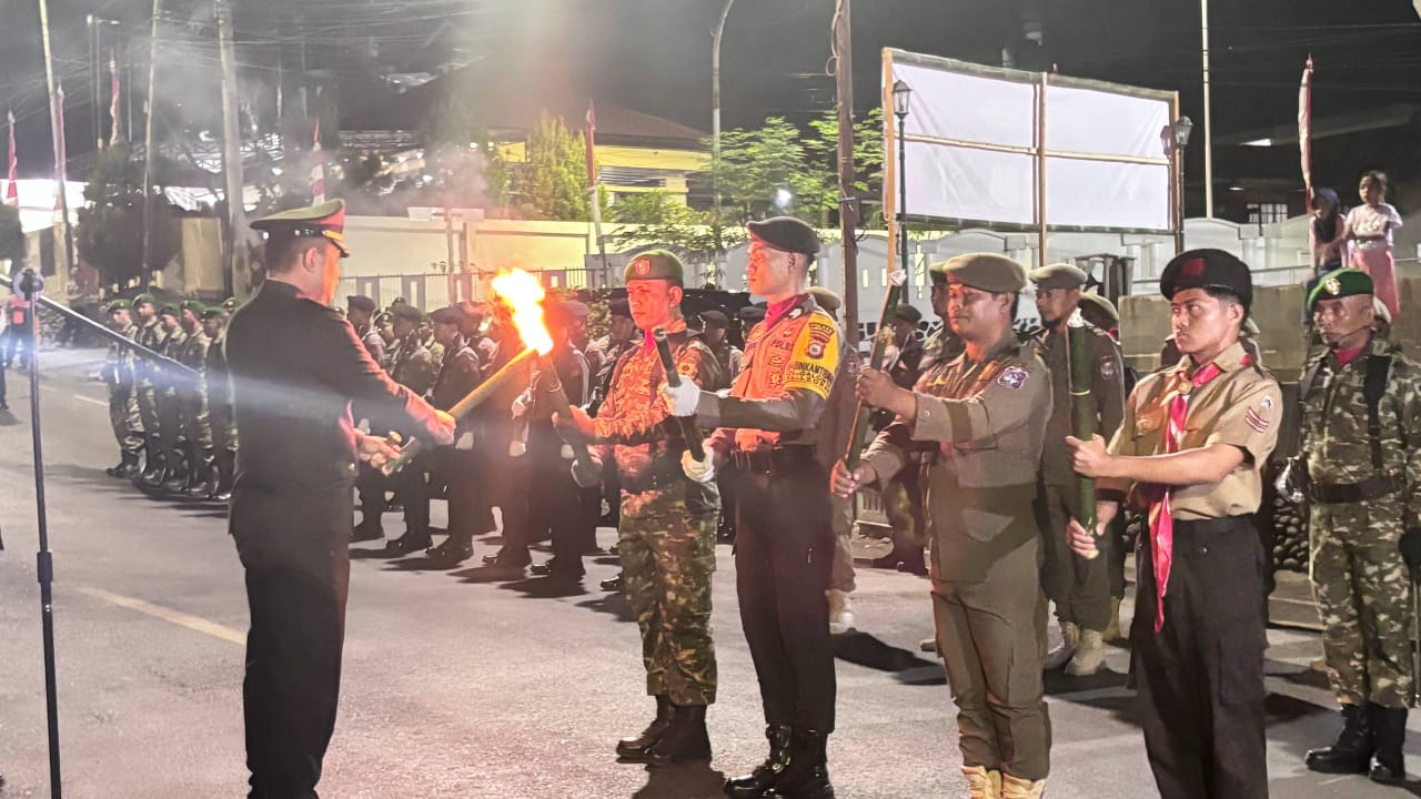 Obor Kemerdekaan Menyala di Enrekang, Taptu Jadi Pengingat Perjuangan Para Pahlawan