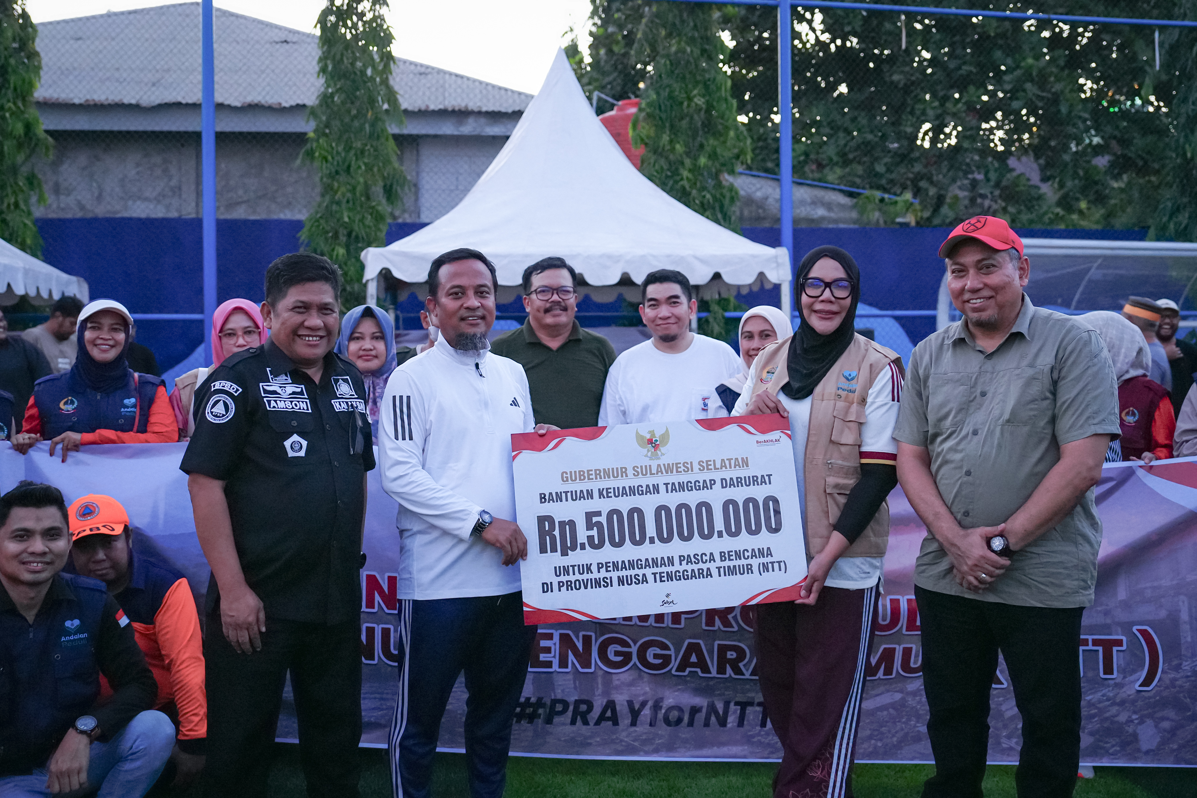 Gubernur Sulsel Salurkan Bantuan Rp500 Juta untuk Korban Gempa NTT