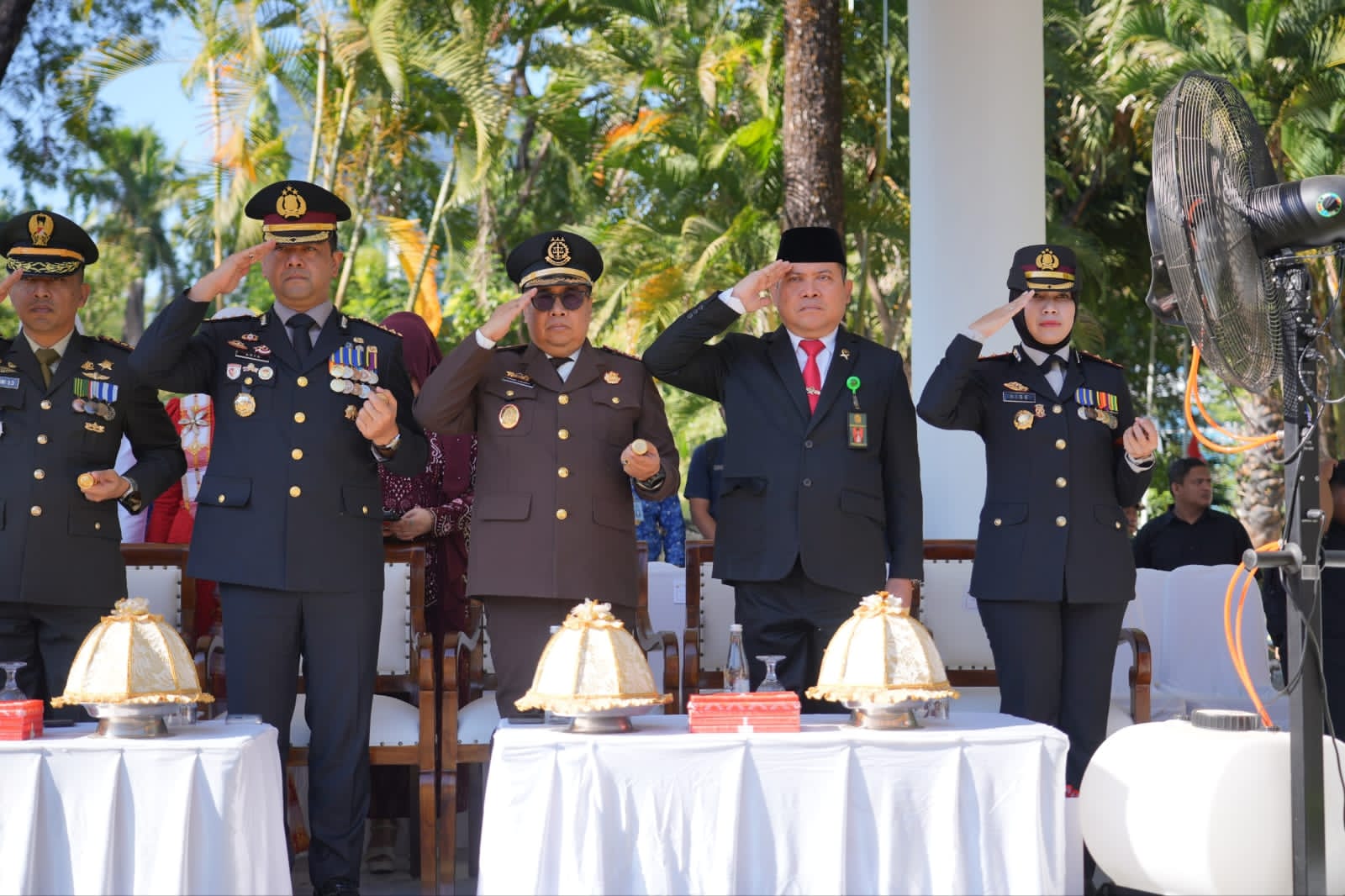 IMG-20260817-WA0171 Merah Putih Berkibar di Rujab Gubernur Sulsel, Kapolres Pelabuhan Makassar Hadir dalam Semarak HUT ke-81 RI