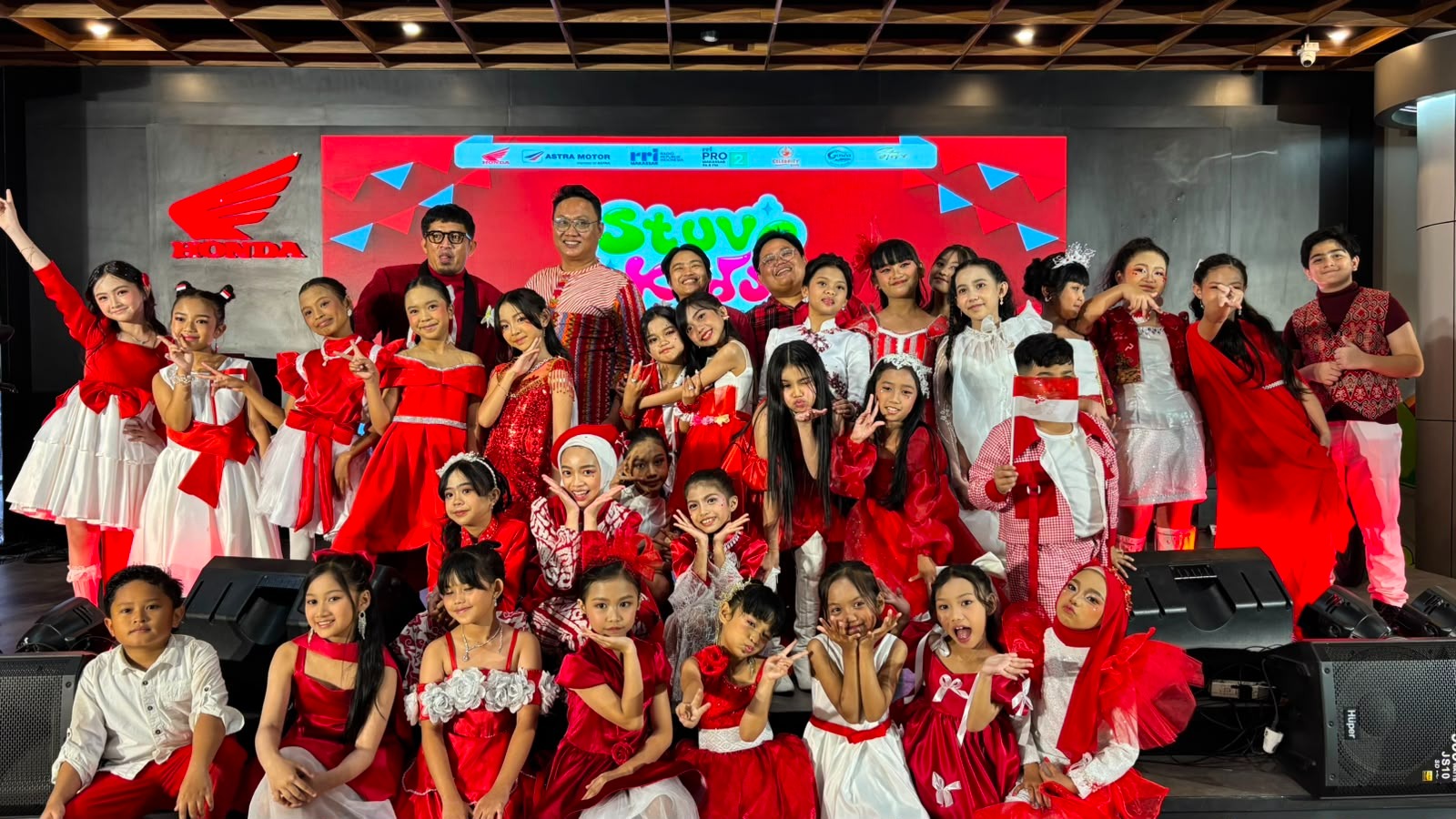 Asmo Sulsel Dukung Lomba Nyanyi Stuvo Makassar, Semarakkan HUT Kemerdekaan RI ke-81 di AMEC