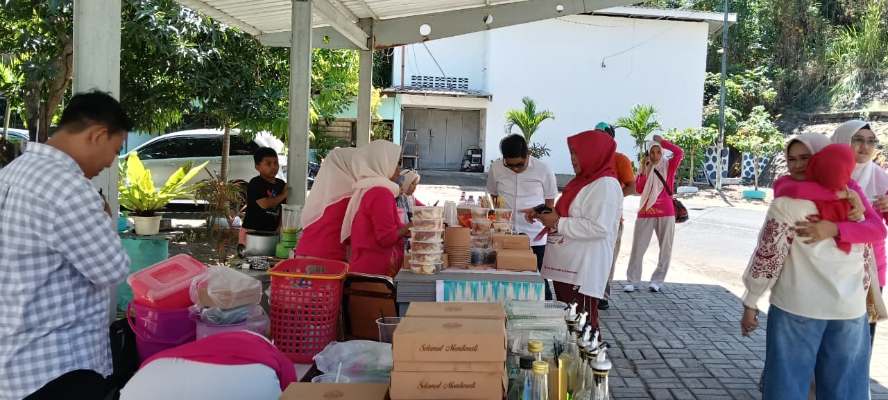 DWP Sekretariat DPRD Wajo Perkuat Kebersamaan Lewat Lomba dan Bazar