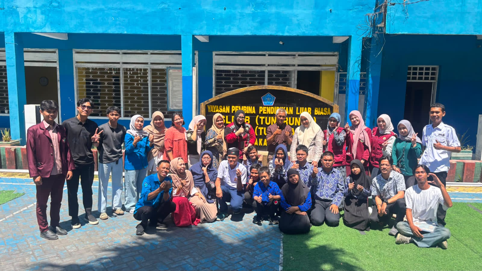 Lawan Kekerasan Seksual pada Anak Spesial, Tim Dosen Penerima Hibah PkM Kemendiktisaintek Inovasikan "Smart Pop-Up Book" dan ‘Circle Safety Board” di SLB C YPPLB Makassar