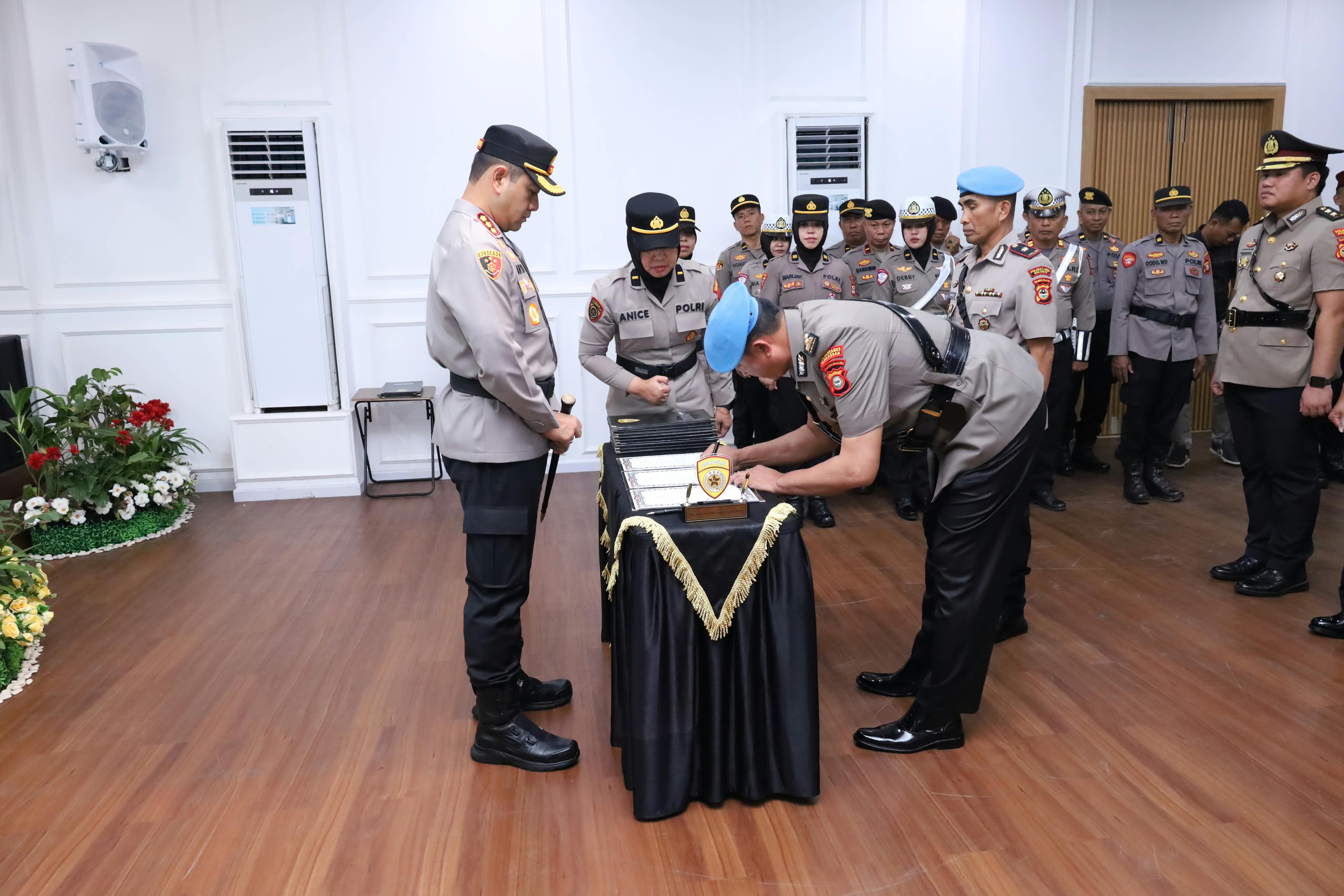 Penyegaran Organisasi Polri, Sejumlah PJU dan Kapolsek Jajaran Polrestabes Makassar Berganti