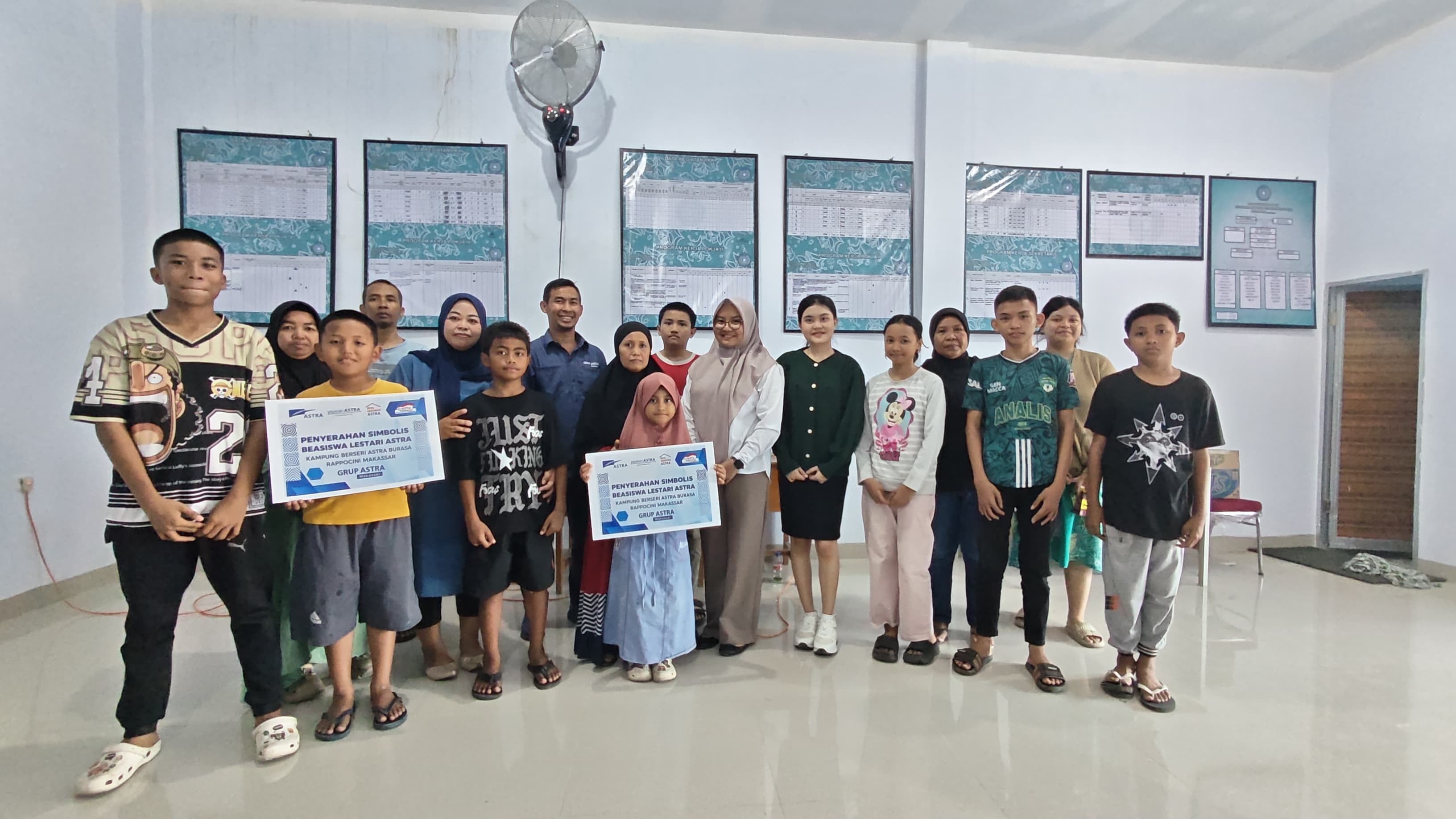 Grup Astra Makassar Salurkan Beasiswa Lestari Astra untuk 10 Pelajar KBA Burasa Rappocini