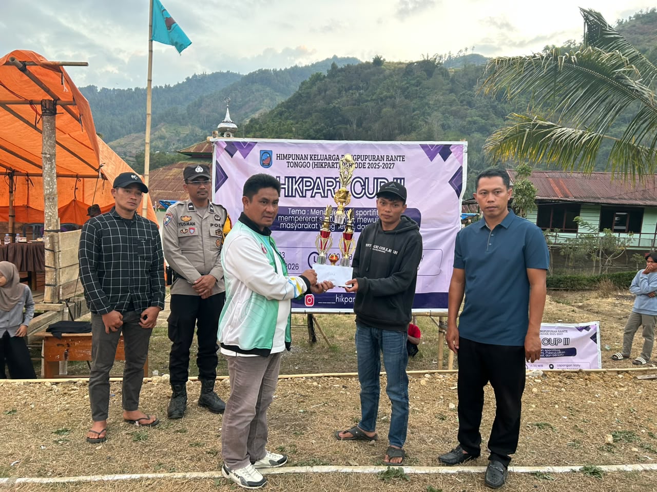 Camat Masalle Dorong Peningkatan Kualitas Atlet Voli Putri Lewat HIKPAR Cup 3
