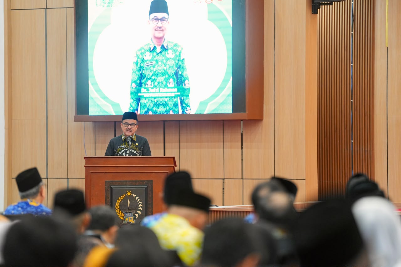 Sekda Jufri Rahman Buka Seminar Nasional dan Hadiri Pelantikan Dewan Hakim MTQ VIII KORPRI