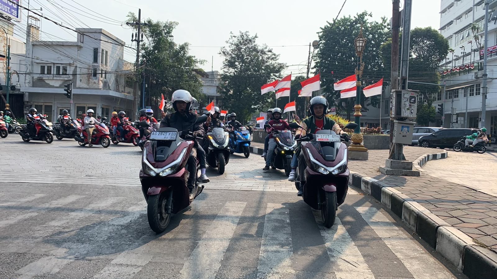 Cinta Indonesia, Ribuan Bikers Honda PCX Konvoi Simpatik Rayakan HUT RI ke-81